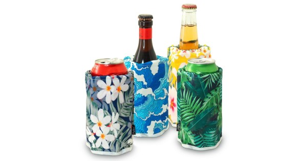 Quatre gaines rafraîchissantes Pulltex à motifs assortis sur bouteilles et canettes