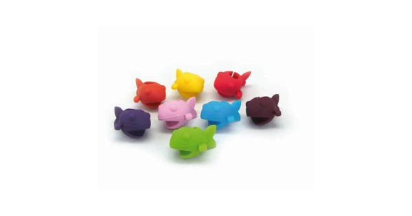Huit marque-verres poissons Vin Bouquet en silicone de couleurs assorties
