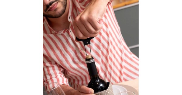Ouverture d’une bouteille de vin avec le bilame Koala