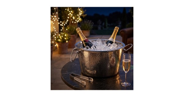 Vasque argentée Aulica avec champagne et glaçons en soirée