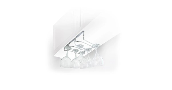 Rack Vin Bouquet fixé sous une étagère avec des verres suspendus