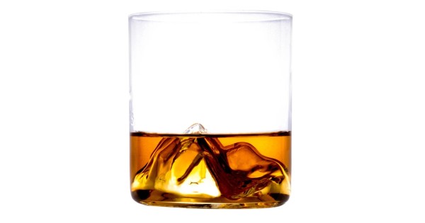 Verre Montagne 37 cl Vin Bouquet rempli de whisky