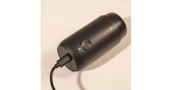 Recharge USB-C de la pompe à vin électrique Vacu Vin