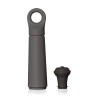 Pompe à vin Loop graphite Vacu Vin avec son bouchon