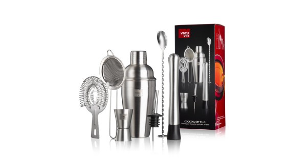 Les sept accessoires de cocktail Vacu Vin devant leur coffret noir