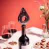 Aérateur Vacu Vin installé sur une bouteille de vin