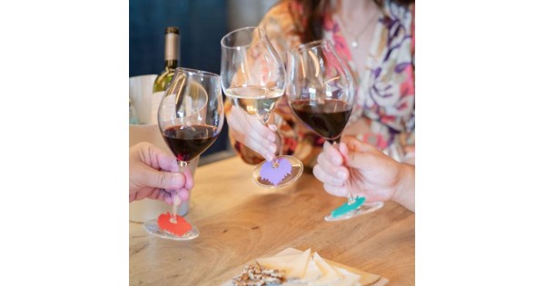 Marque-verres Feuilles de vigne Koala pendant une dégustation