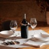 Bouteille dans la gaine Tuxedo noire et liège Koala à table