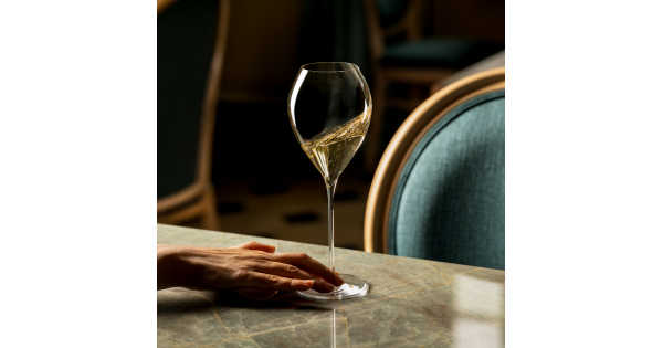 Verre Grand Champagne 40 cl Lehmann sur une table de restaurant