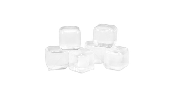 Cubes réutilisables incolores Kikkerland présentés hors de leur boîte