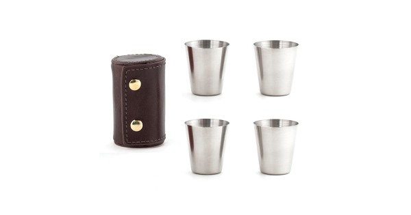 Quatre verres à shot inox Kikkerland avec leur étui en cuir brun