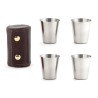 Quatre verres à shot inox Kikkerland avec leur étui en cuir brun