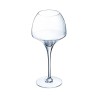 Verre Open Up Soft Chef & Sommelier, vue de biais du calice angulaire