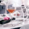 Verre Open Up Tannic Chef & Sommelier sur une table dressée avec des bougies