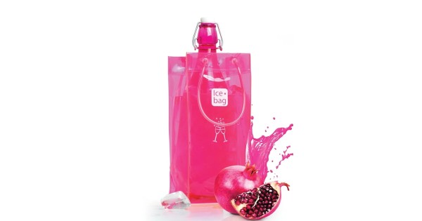 Sac rafraîchisseur Ice.Bag Classic rose Pink présenté avec une bouteille