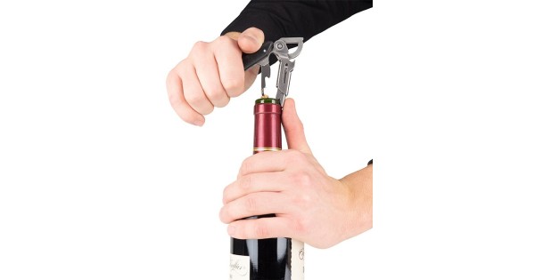 Mise en appui du sommelier Clavelin Peugeot sur le goulot