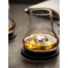 Set à whisky Les Impitoyables Peugeot présenté avec du whisky sur une table