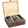 Coffret whisky Gentleman ouvert avec ses verres et accessoires rangés