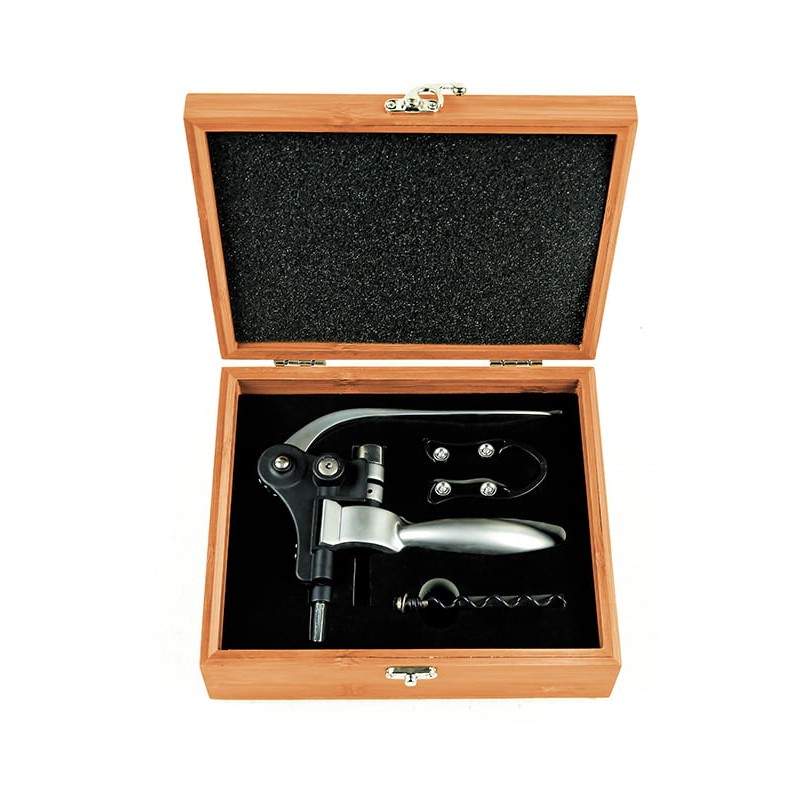 Coffret Pradel Excellence ouvert avec tire-bouchon à crémaillère, coupe-capsule et mèche de rechange