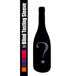 Chaussette noire Blind Tasting Sleeve sur une bouteille avec point d’interrogation blanc