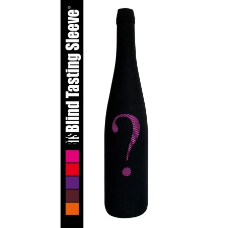Chaussette noire Blind Tasting Sleeve sur une bouteille avec point d’interrogation rose