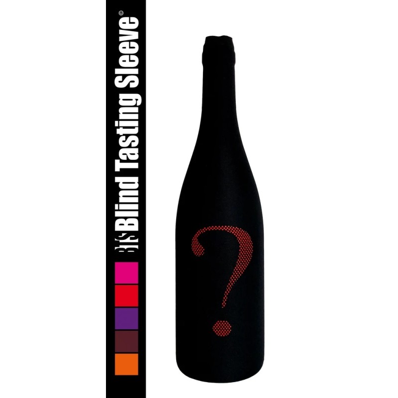 Chaussette noire Blind Tasting Sleeve sur une bouteille avec point d’interrogation rouge
