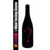 Chaussette noire Blind Tasting Sleeve sur une bouteille avec point d’interrogation rouge