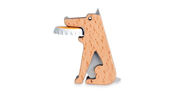 Décapsuleur chien Fetch Kikkerland en hêtre et inox tenant une capsule