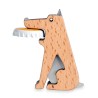 Décapsuleur chien Fetch Kikkerland en hêtre et inox tenant une capsule